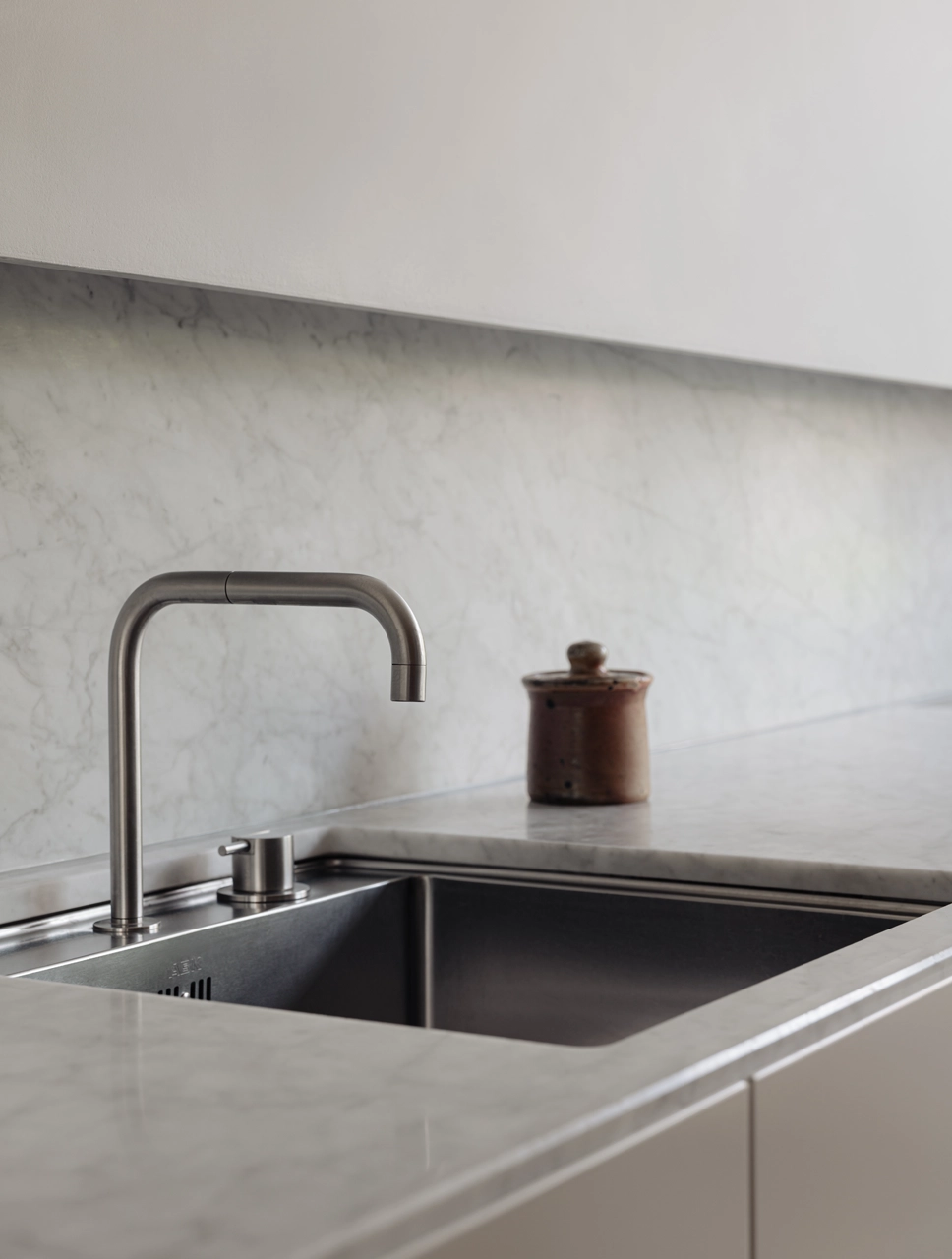 Kitchen Lightness of Marble 2